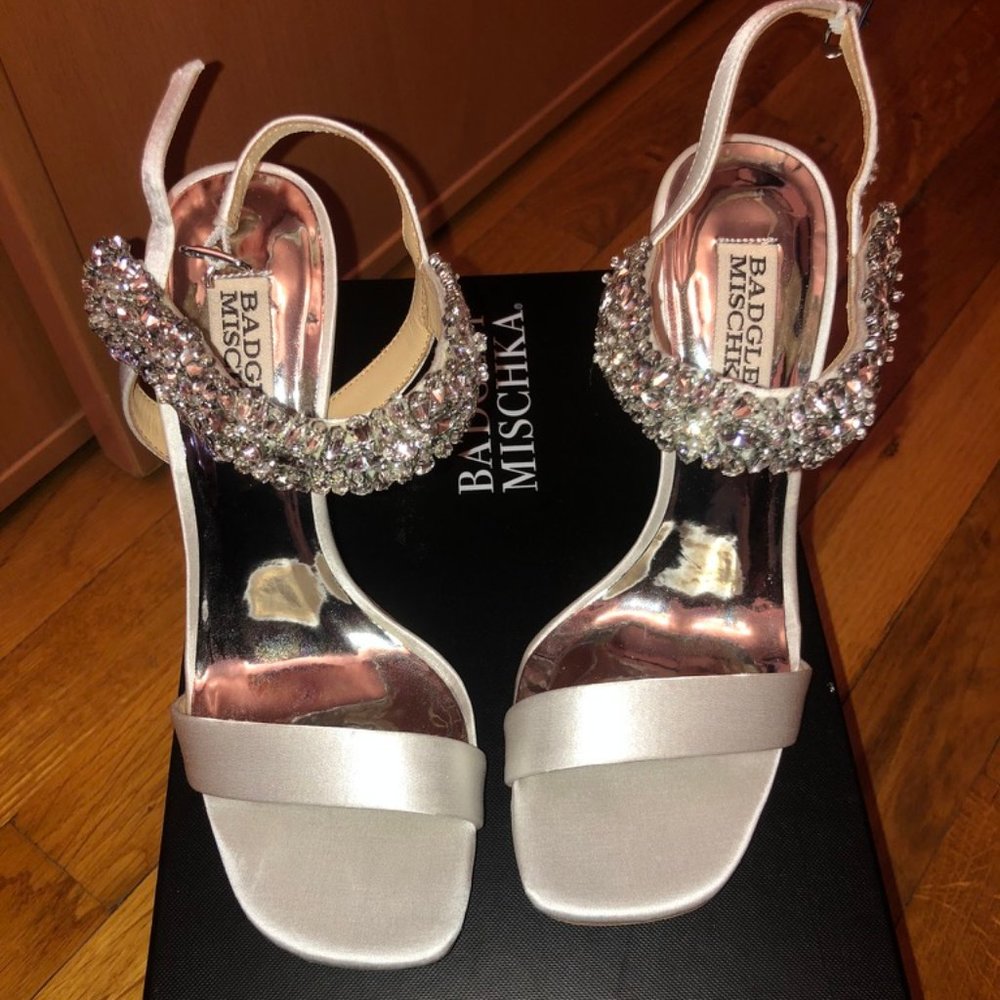 Badgley Mischka Satin White Bridal Shoes Sz. 5.5 - Picture 2 of 7
